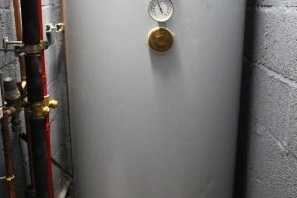 phoca_thumb_l_centra rockmount heat recovery tank.jpg